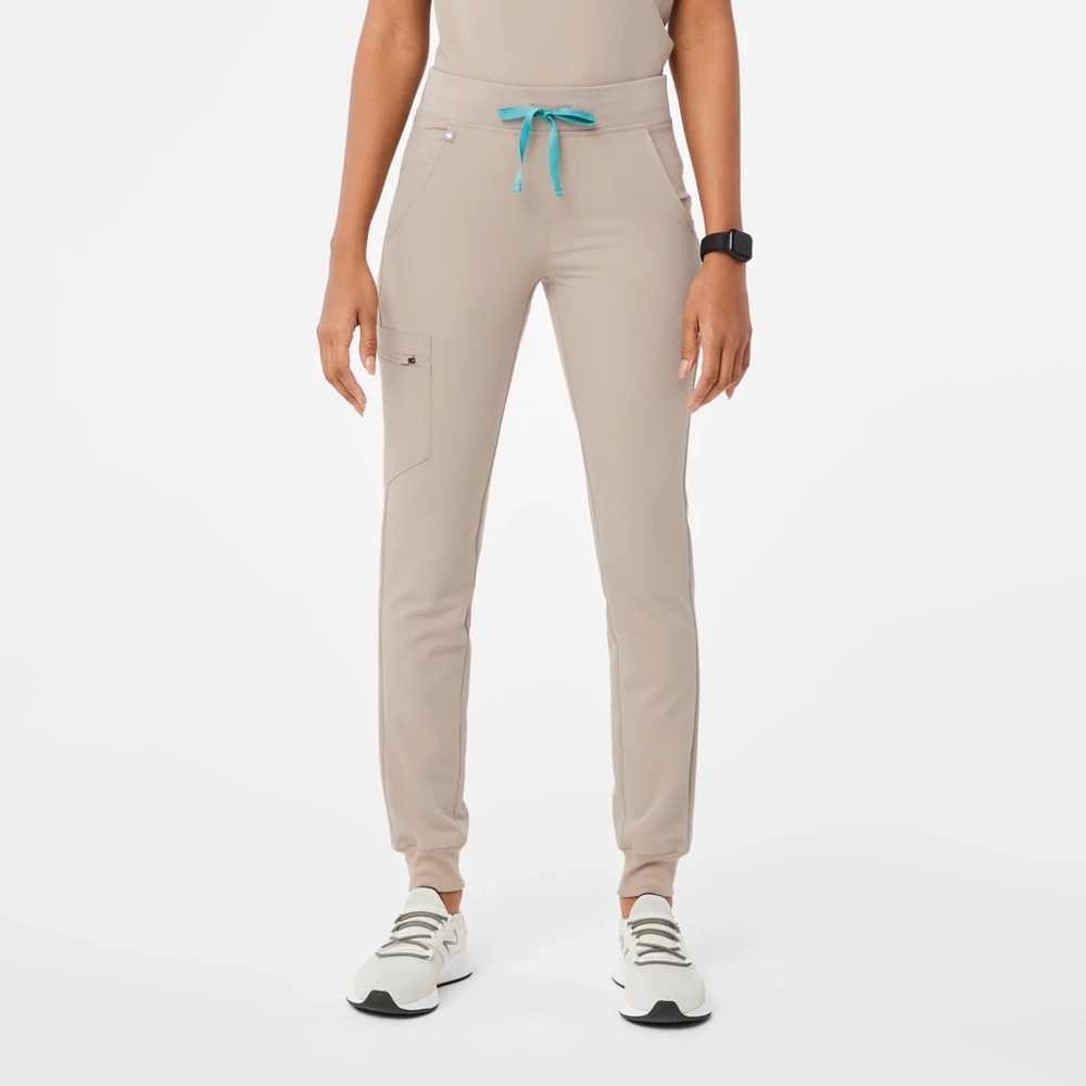 Figs Zamora jogger scrub pants size small (new without tags)